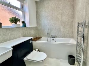 Family Bathroom- click for photo gallery